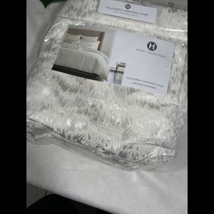 NIB Hotel Collection Plume Full/Queen Duvet‎ Cover